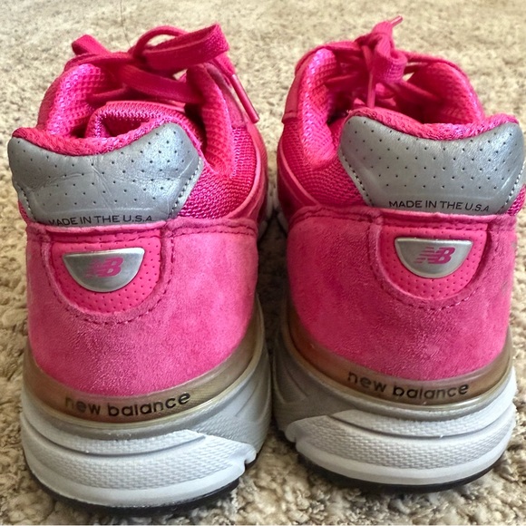 New Balance Women’s 990 Breast Cancer Awareness
Edition in Pink - Size 7.5 - Picture 5 of 9